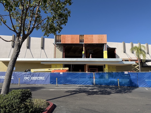 Club studio construction