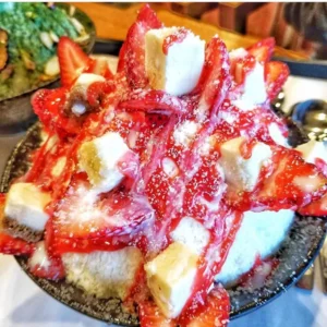 Sul & beans strawberry cheesecake